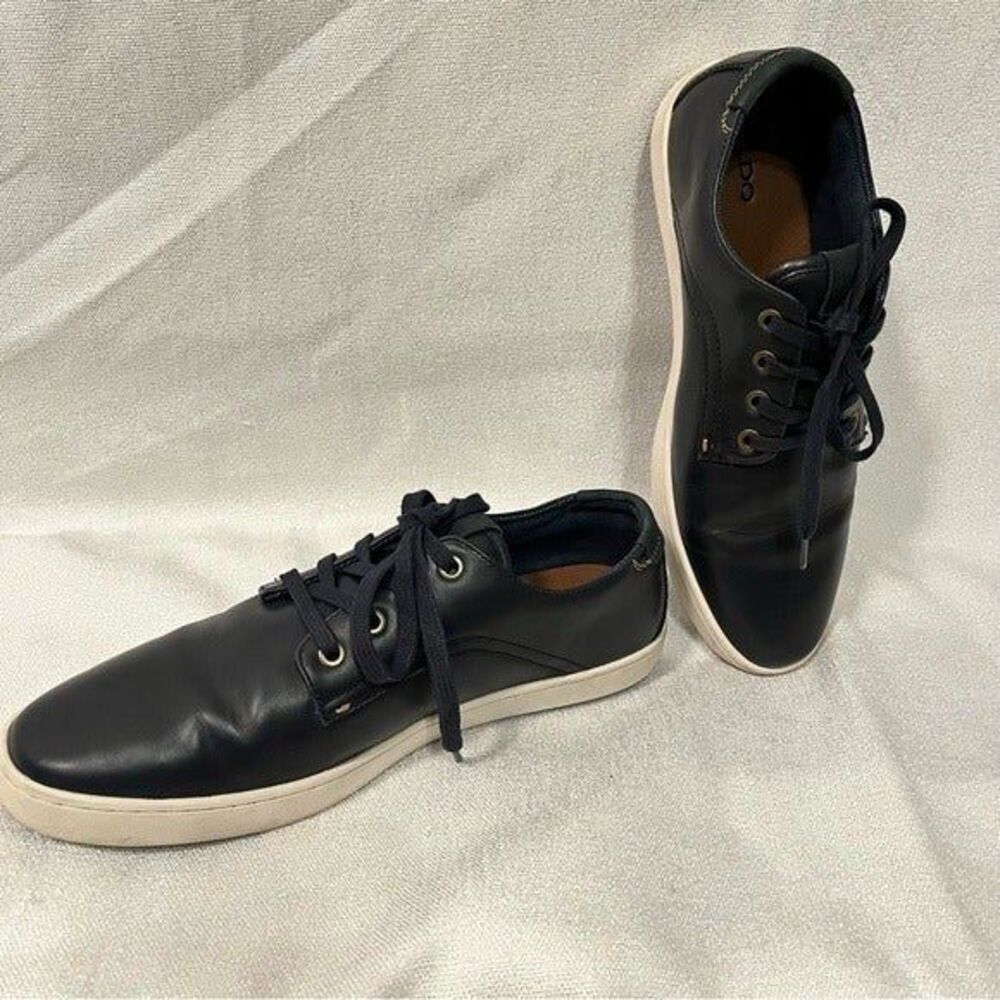 ALDO navy leather casual dress sneakers. Front lace. Leather insole. Size 8